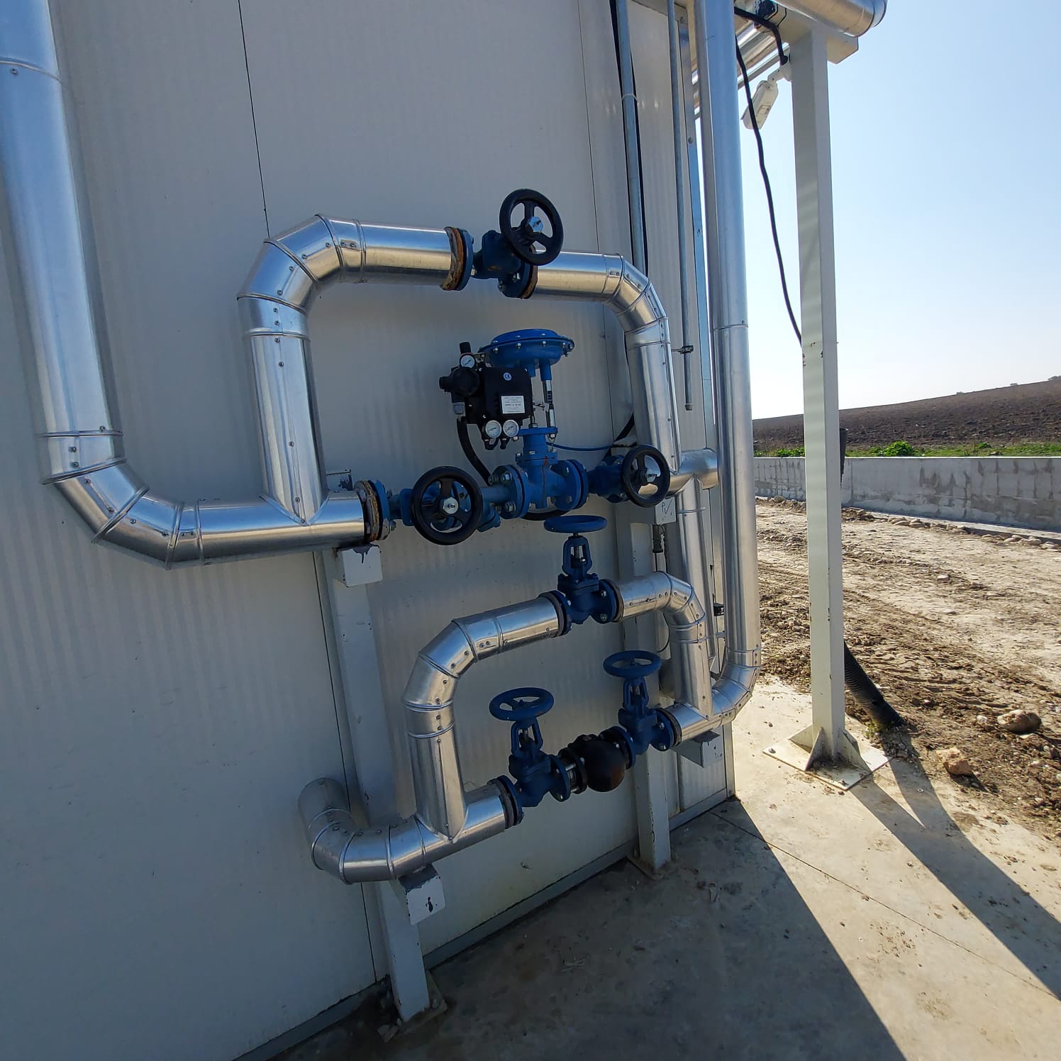 Система труб и клапанов